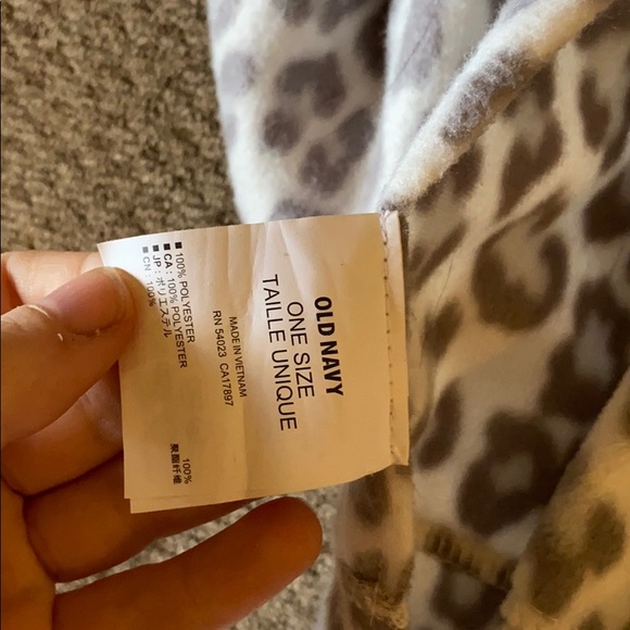 Leopard Old Navy ♾ Scarf - Picture 3 of 3
